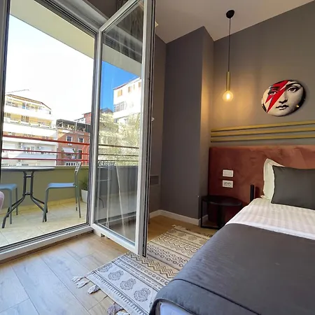 Retreat Hotel apartamentowy Tirana