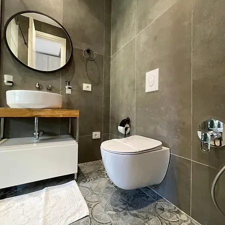 Retreat Hotel apartamentowy Tirana