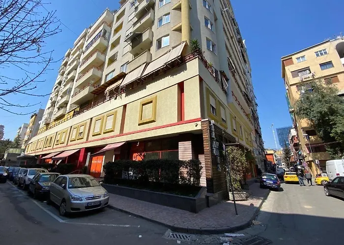 Retreat Aparthotel 4*