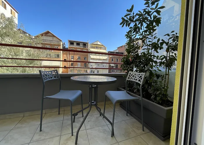 Retreat Apartmanhotel 4*