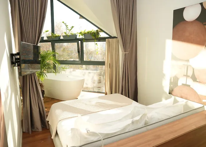 Retreat Aparthotel 3*