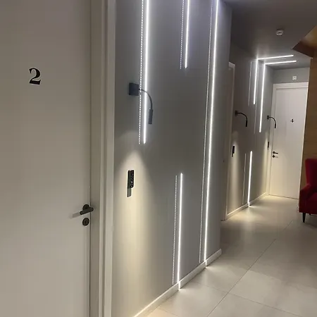 Retreat تيرانا