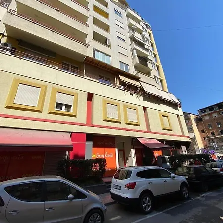 Retreat تيرانا