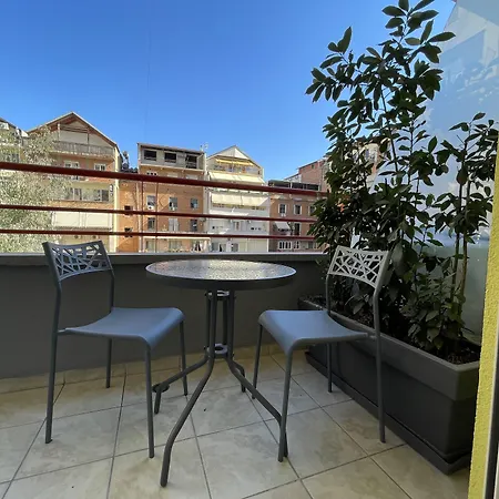 Retreat Aparthotel 3*