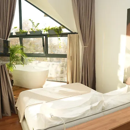 Retreat Aparthotel 3*