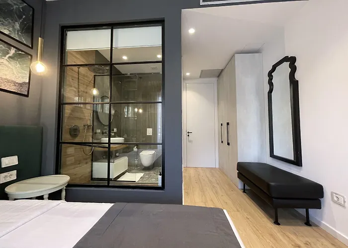 Retreat Apartmanhotel 3*